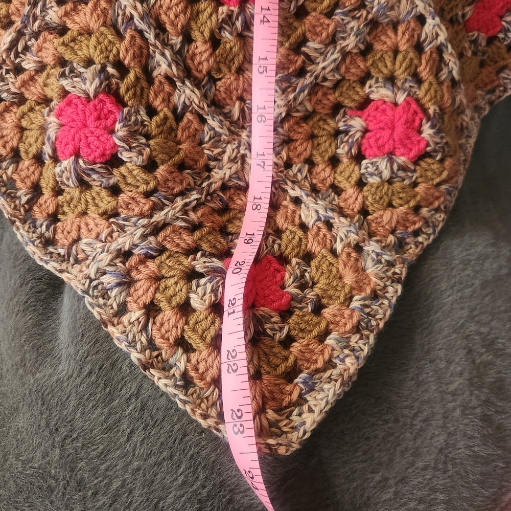 Crochet poncho - Picture 2 of 4
